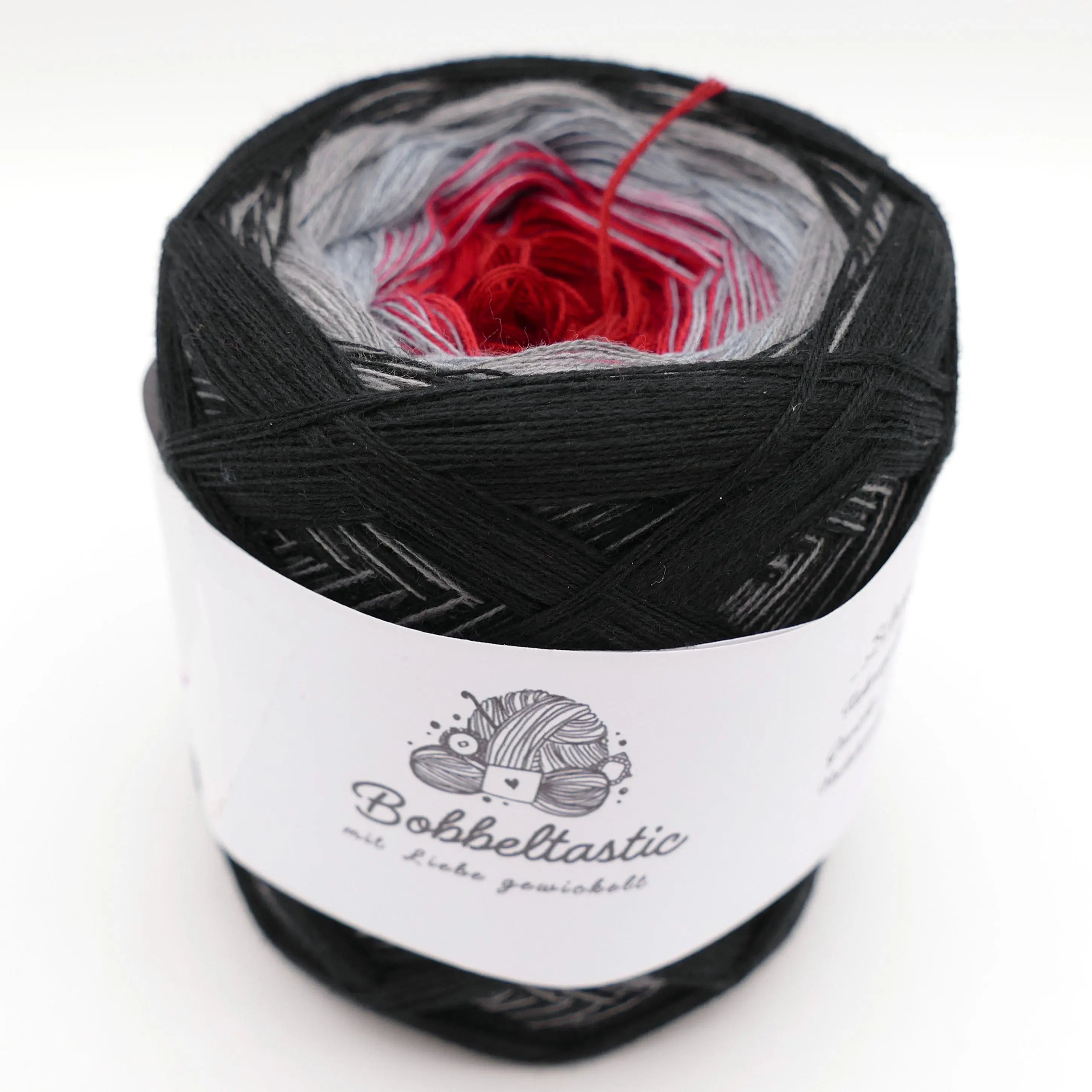 Bobbel Farbverlaufsgarn schwarzes Herz Bobbeltastic